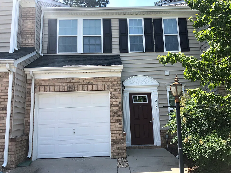 215 Alexia Ln