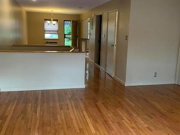 4th image of 5 Claver Pl #1