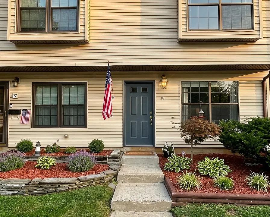 115 Willet Ave #C-18