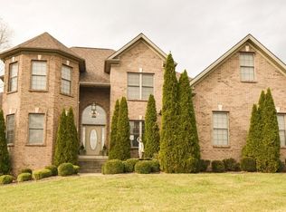 203 Twin Pines Ln, Frankfort, KY 40601