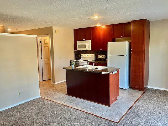 1719 SW 16th Ave #15 — Photo 1
