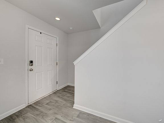 4th image of 4060 Silver Spur Rd