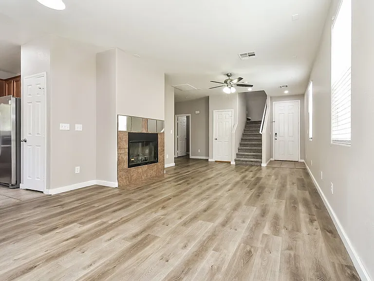 9521 Colorado Blue St — Photo 6