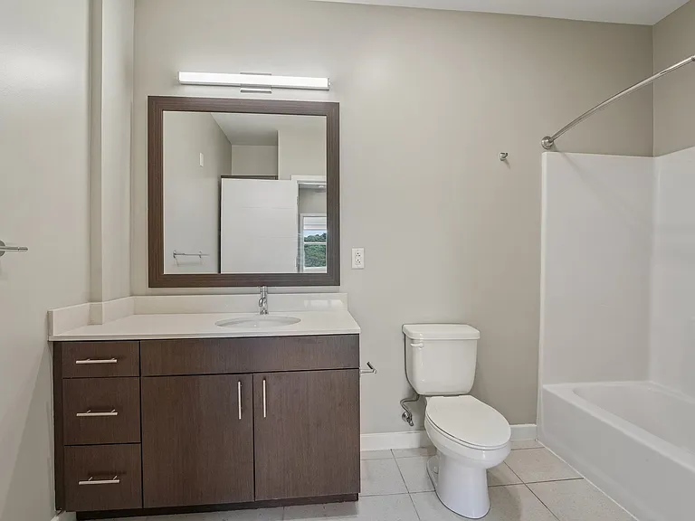 Cosmopolitan Apartments — Photo 35