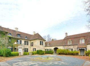 830 N Green Bay Rd, Lake Forest, IL 60045