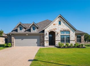 918 Edinburgh Dr, Mcgregor, TX 76657