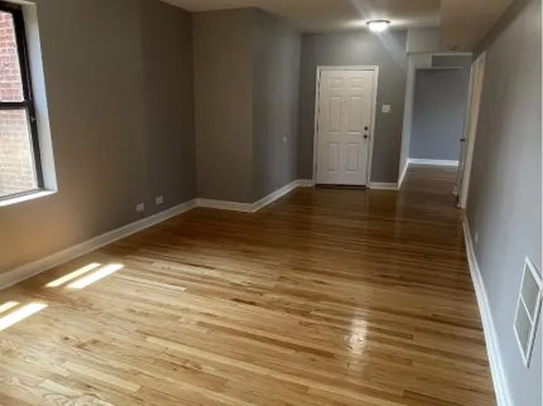 1942 E 74th St APT 2B, Chicago, IL 60649