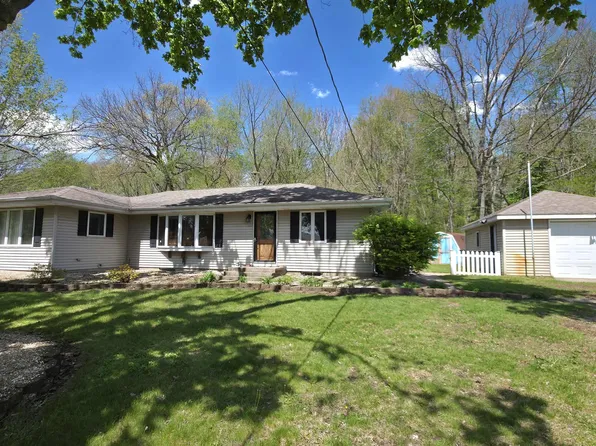 20860 N Lake Dr, Walkerton, IN 46574