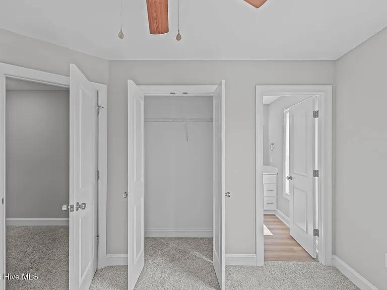 327 Starfish Ln — Photo 32
