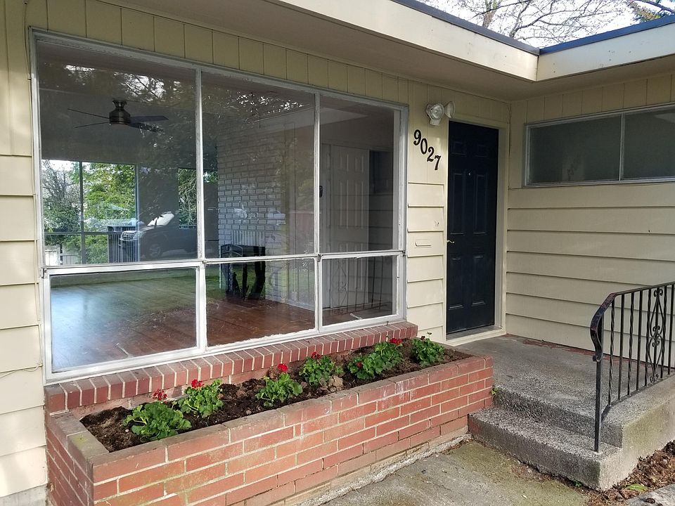 Nice mid-century home in beautiful West Seattle.