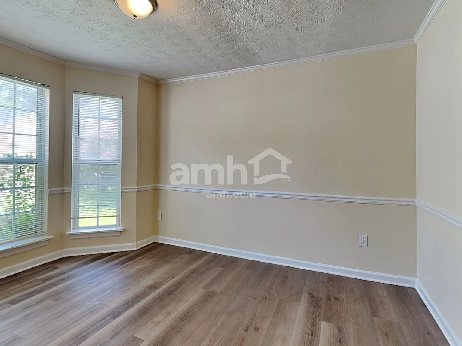 4 bed, 2.5 bath, 1851 sqft, $2,385 — Photo 4