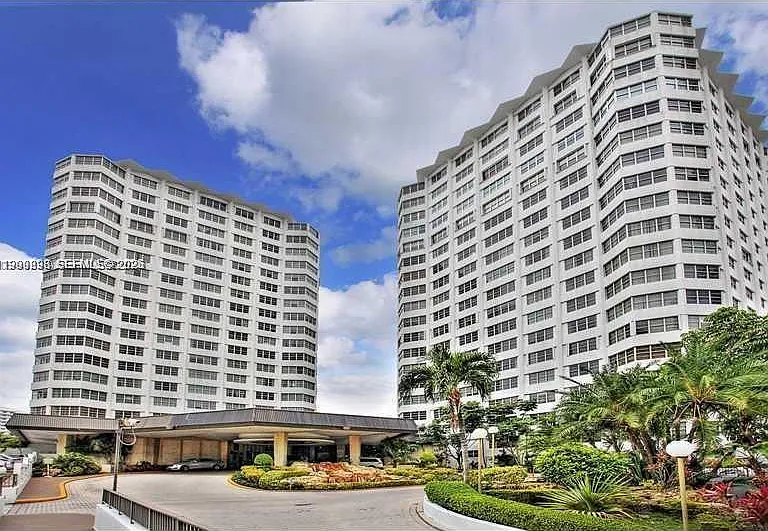 999 Brickell Bay Dr #1408 — Photo 3