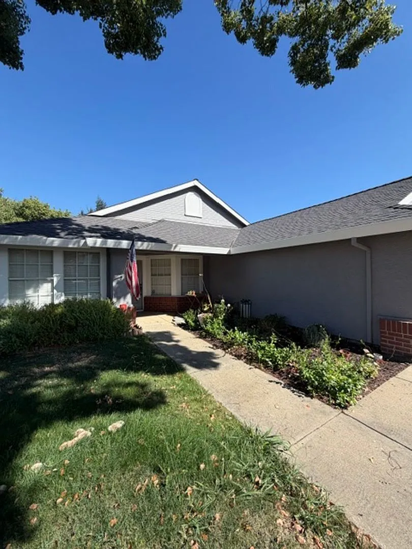 Beautiful 3 Bedroom and 2 Bathroom Home in Elk Grove $3,000.00 — Photo 2