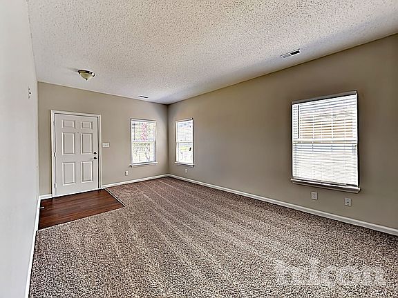 3rd image of 3916 Roundwood Dr
