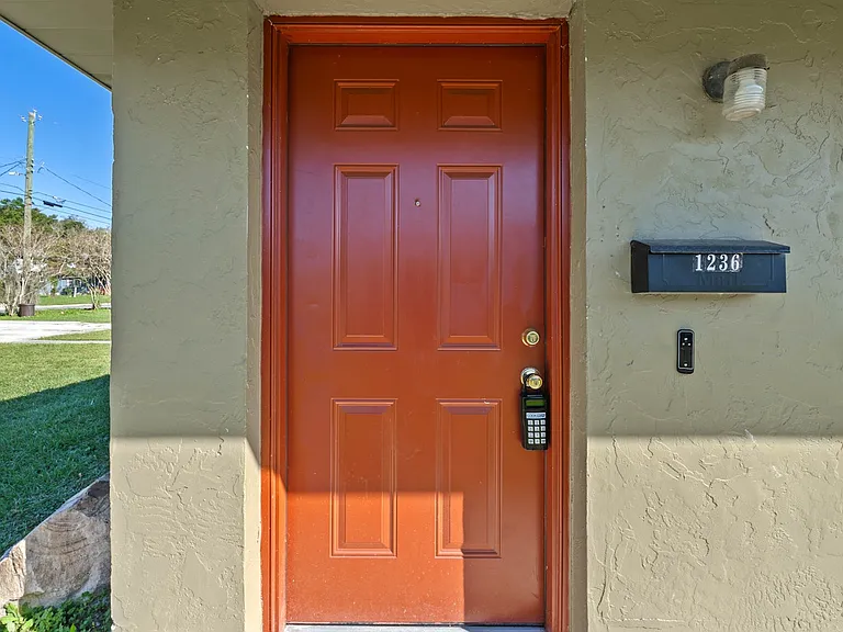 1236 Josephine St — Photo 5