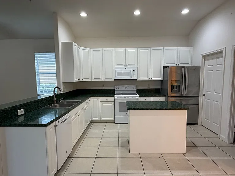 3205 Brookfield Dr — Photo 15