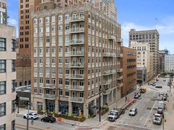741 N Milwaukee STREET #302, Milwaukee, WI 53202