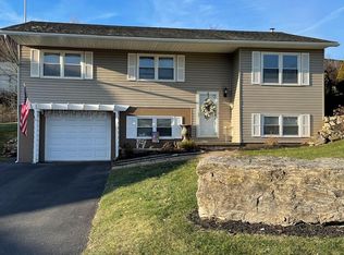 425 Summit Dr, Lewistown, PA 17044