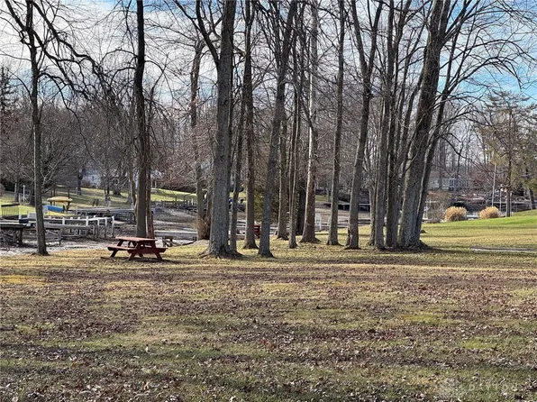 1561 Lorelei Dr, Fayetteville, OH 45118