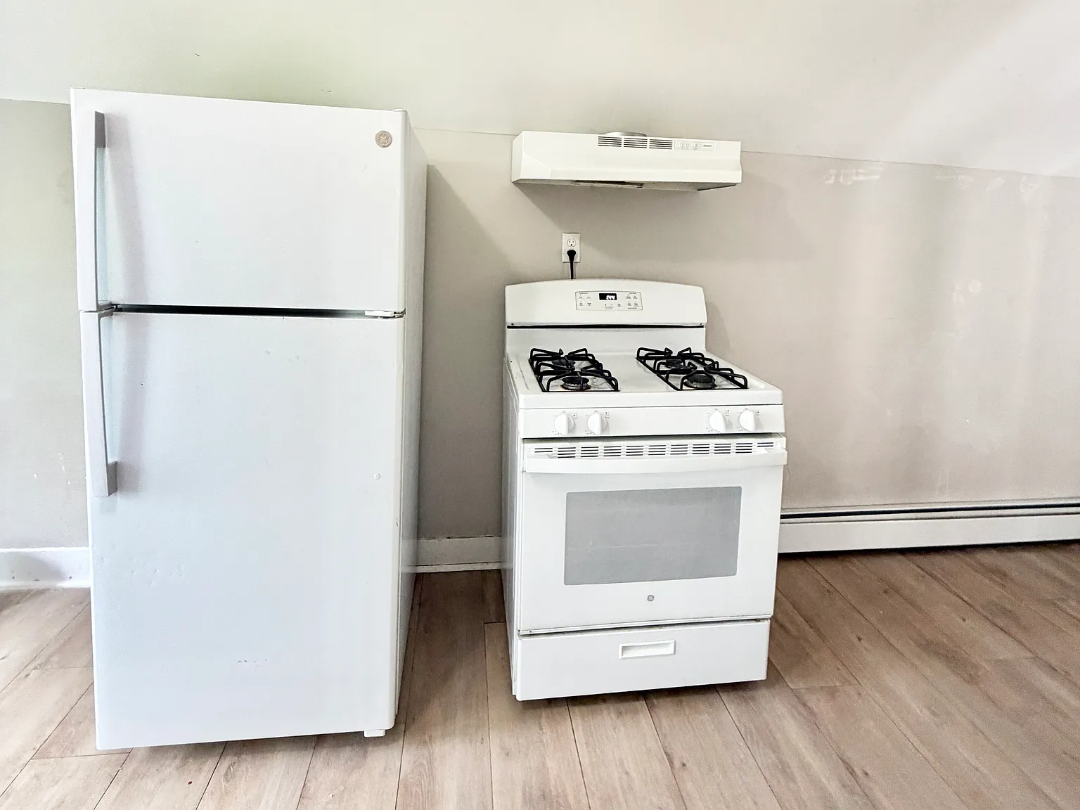 2 bed, 1000 sqft, $1,525 — Photo 2