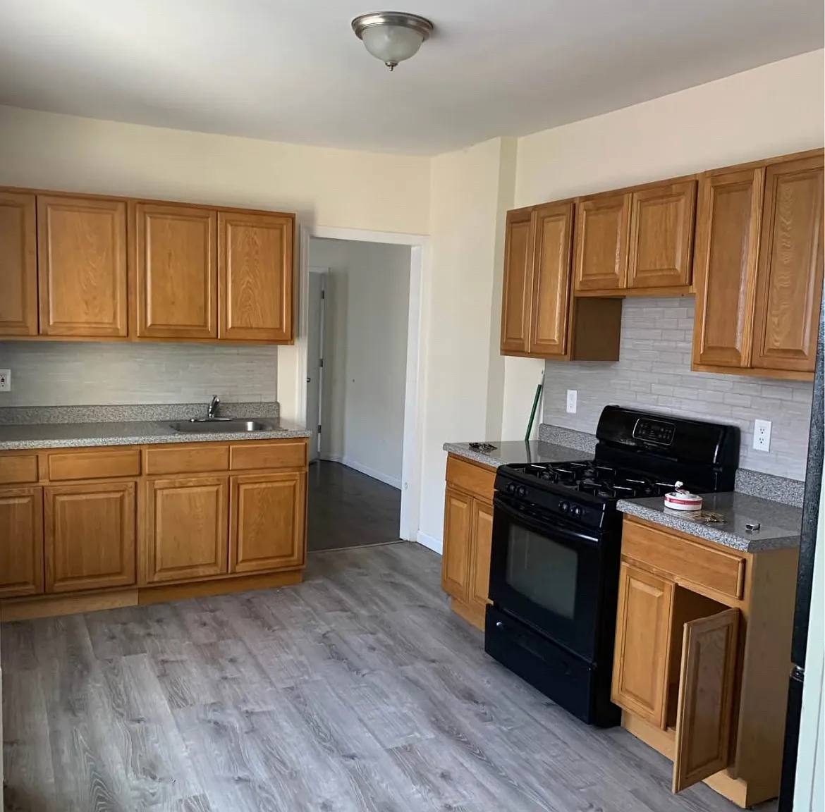 3 bed, $2,700 — Photo 1