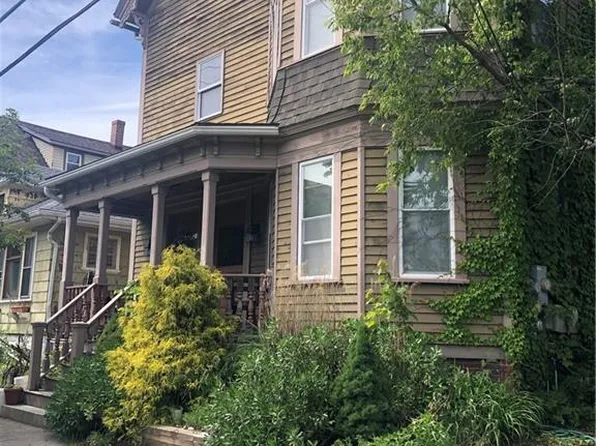 149 Peace St, Providence, RI 02907