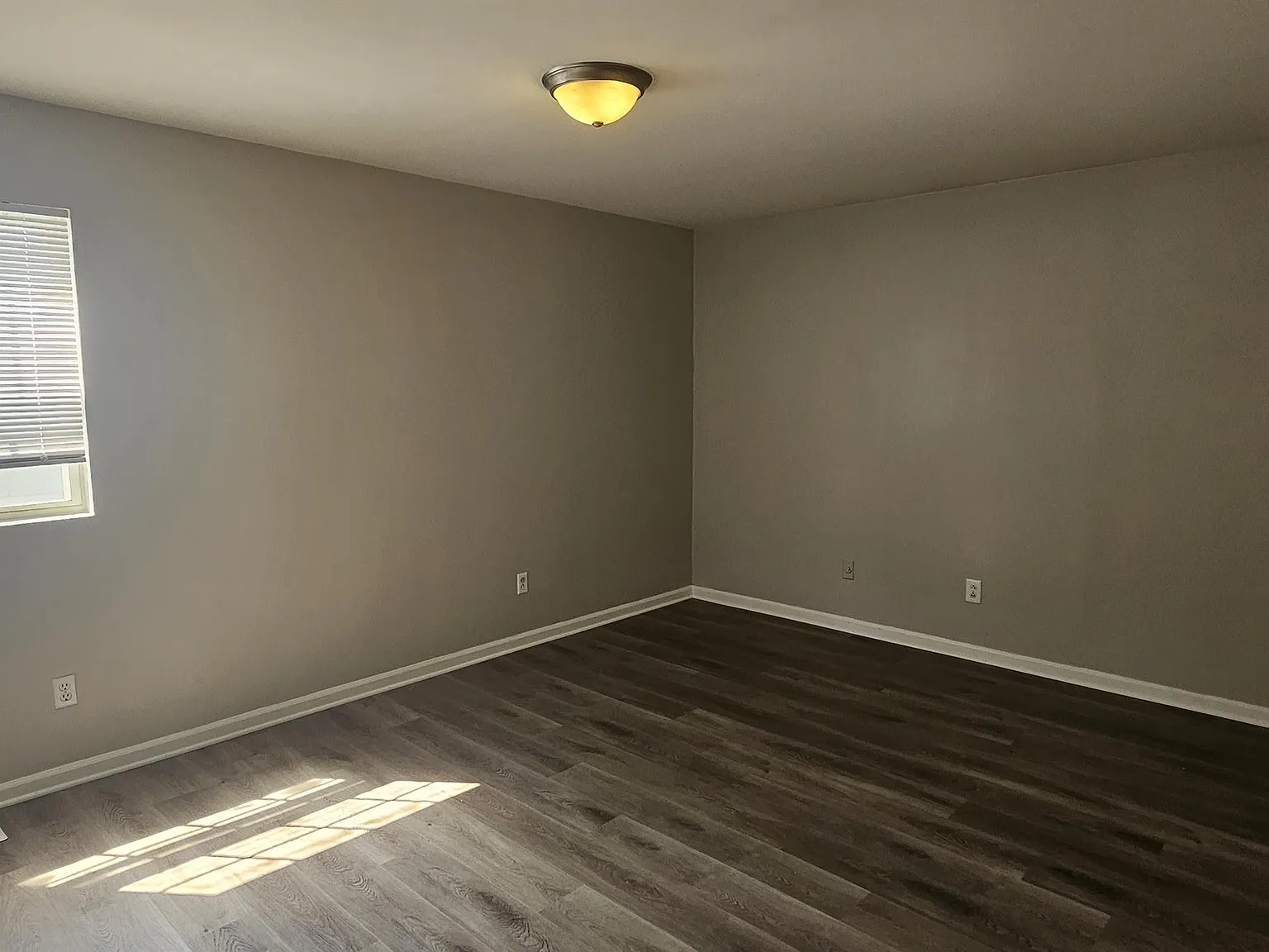 417 E Moore Street - 1 — Photo 3