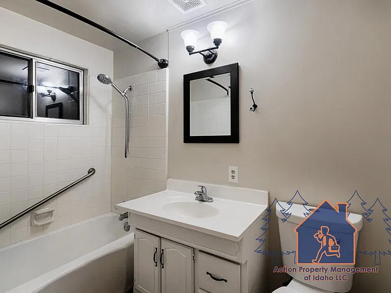 1013 W Willow Ave — Photo 18