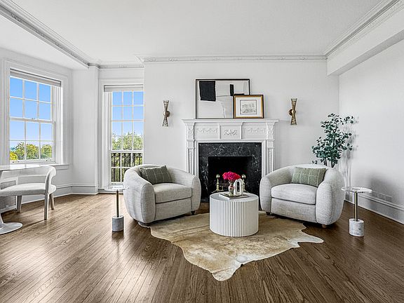 5th image of 2608 N Lakeview Ave APT 7A