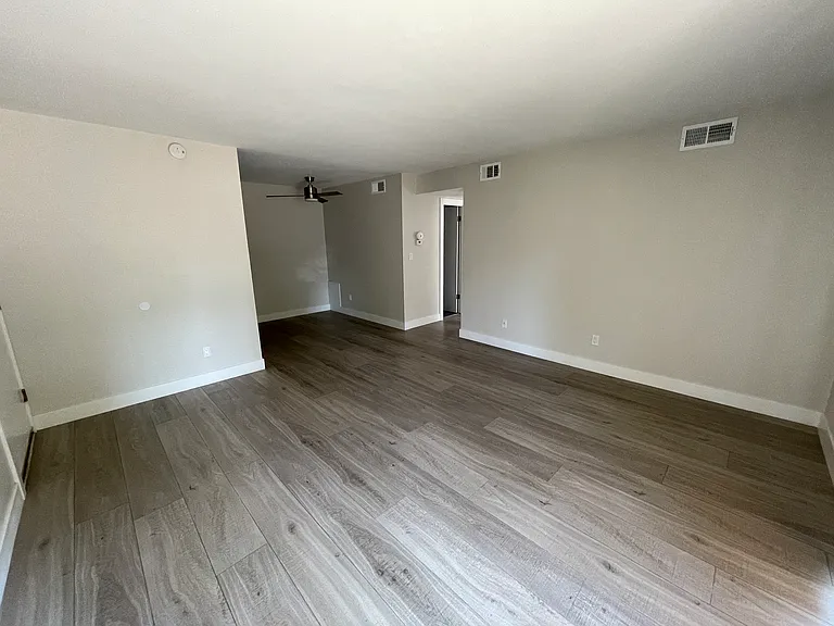 3250 Oneal Cir #G12 — Photo 2