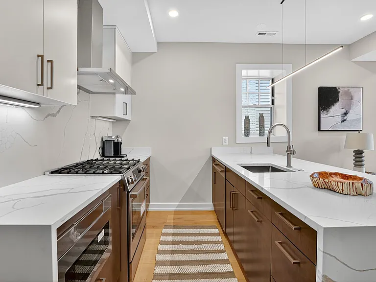 1746 Lanier Pl NW #A — Photo 2