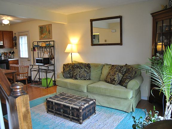5th image of 147 Nightingale Ave