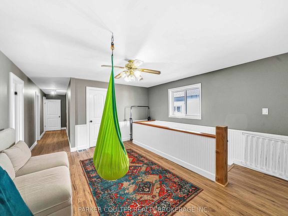 4th image of 18 Winnifred Ave