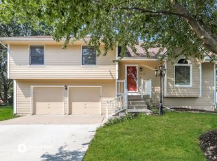 7632 Reeder St, Overland Park, KS 66214