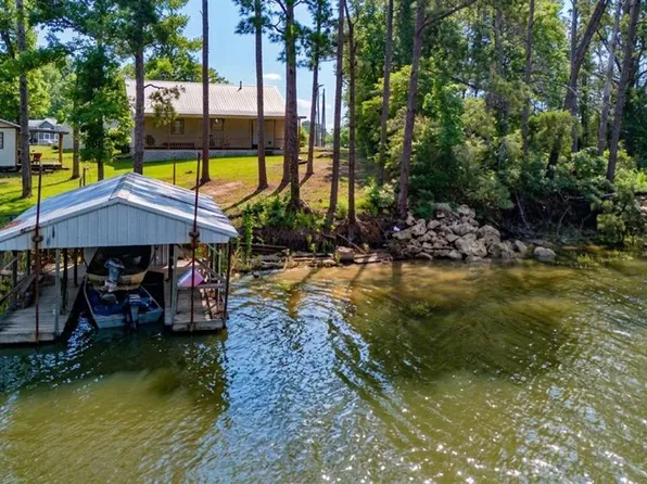 718 County Road 2693, Joaquin, TX 75954