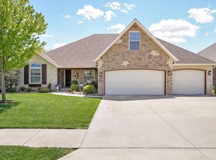 3232 W High Point St, Springfield, MO 65810