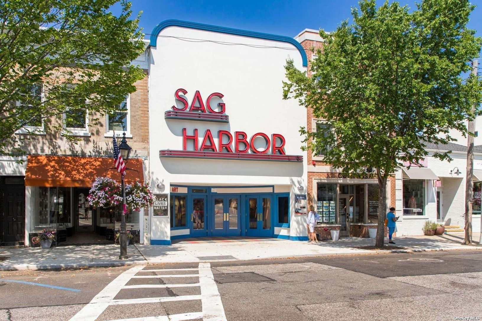  Within Minutes to Sag Harbor