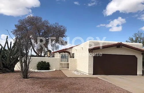 2126 N Villas Ln Photo 1