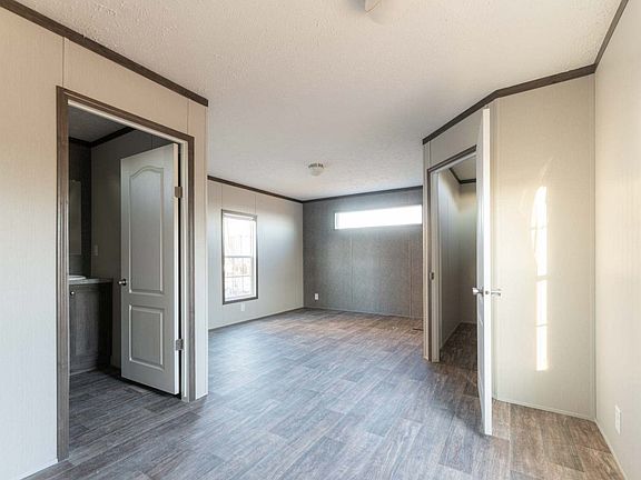 4th image of 454 Bracey Cir