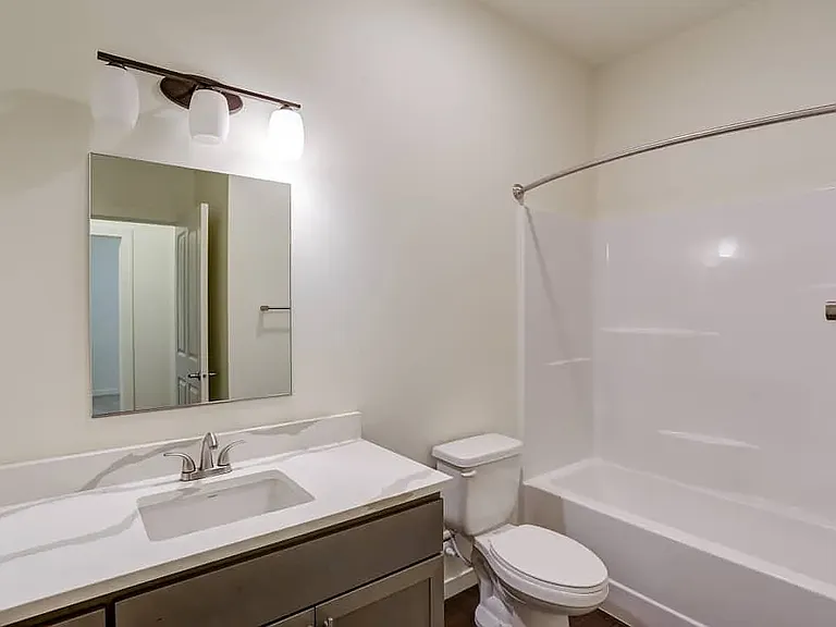The Lavonne Apartments — Photo 21