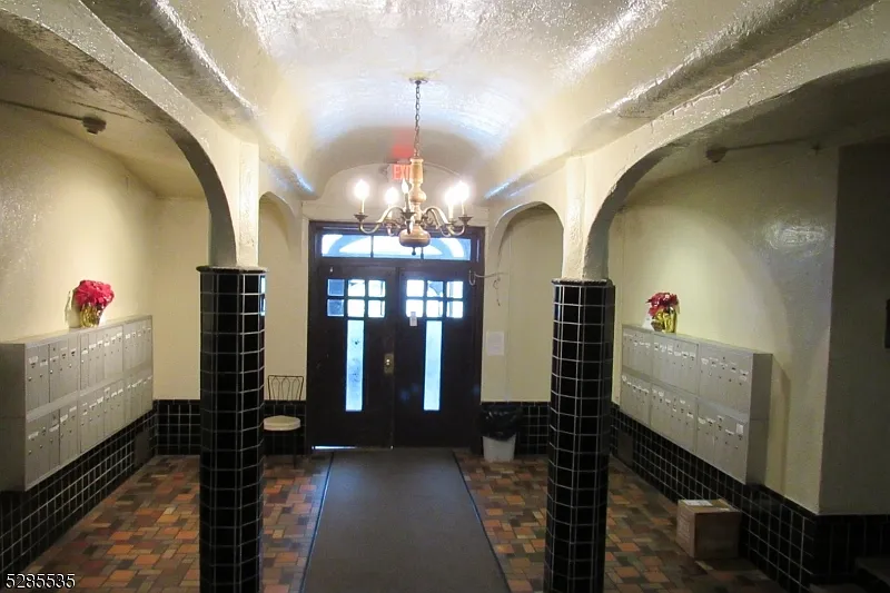 1 bed, 625 sqft, $1,550 — Photo 2