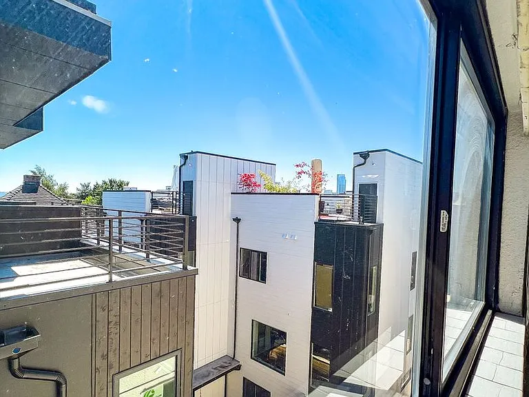 Annaron Apartments — Photo 43