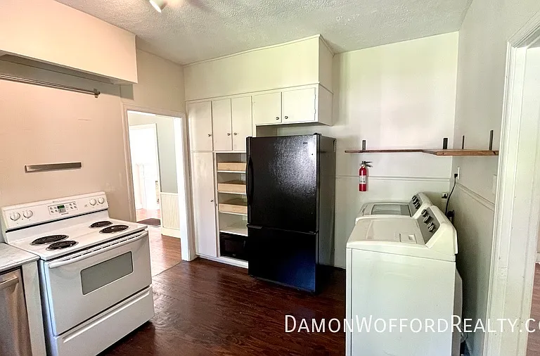 3917 N State St — Photo 11