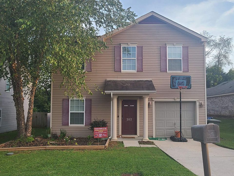 1st image of 202 Valleyside Dr NE