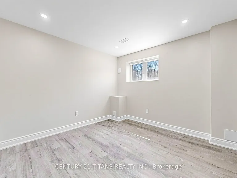 270 Forestwalk St #LOWER — Photo 16