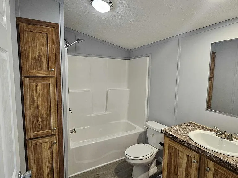 2737 W Washington Ctr #52 — Photo 5