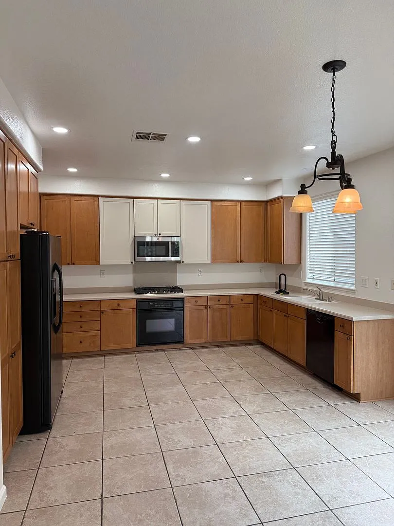 Green Valley Lakes Home — Photo 4