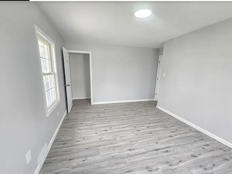 429 E Indianola Ave #2 — Photo 17