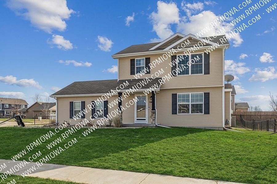 1st image of 190 SE Hazelwood Dr