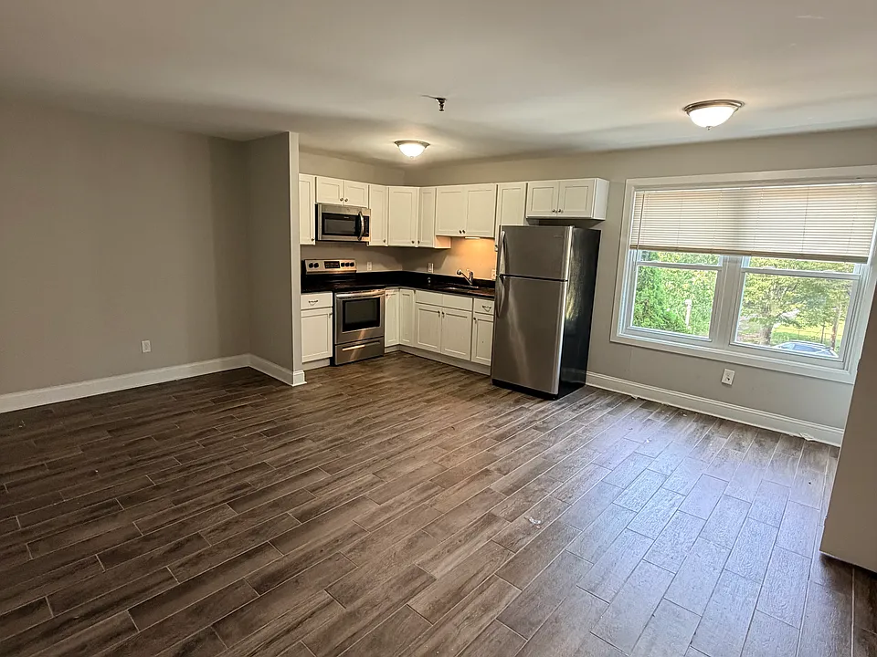 143 Sheffield Ave #5B